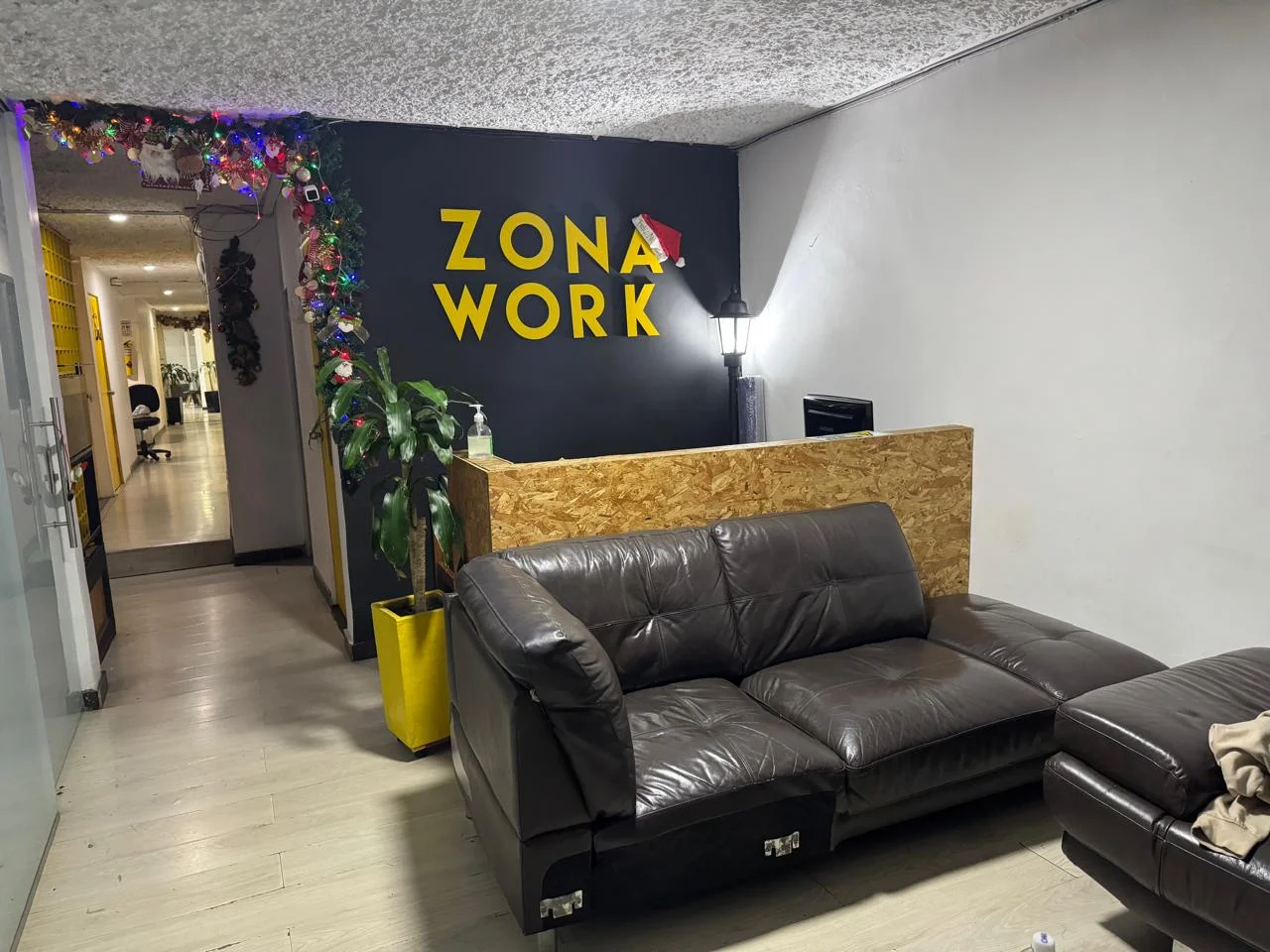 La recepción de Zona Work